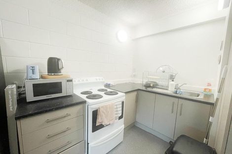 Photo of property in 3b Mountain Road, Mount Wellington, Auckland, 1060