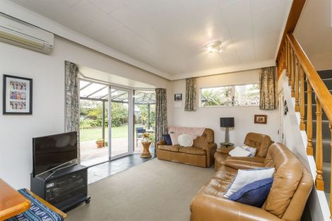 Photo of property in 8 Linmor Place, Terrace End, Palmerston North, 4410