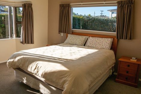 Photo of property in 31 Tiverton Crescent, Whalers Gate, New Plymouth, 4310