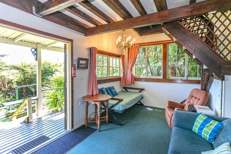 Photo of property in 80 Oxford Terrace, Coromandel, 3506