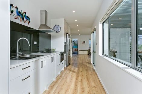 Photo of property in 106 Admirals Court Drive, Greenhithe, Auckland, 0632