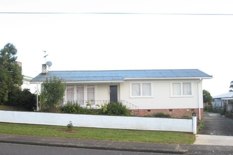 Photo of property in 9 Clayton Road, Manurewa, Auckland, 2102
