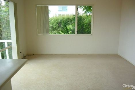 Photo of property in 2/61 Wiltshire Place, Somerville, Auckland, 2014