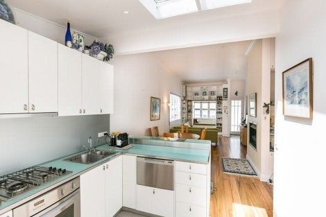 Photo of property in 22 Poplar Grove, Thorndon, Wellington, 6011