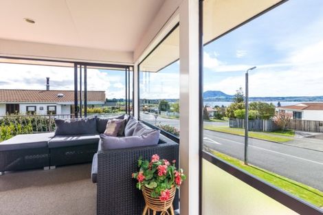 Photo of property in 4 Shera Street, Acacia Bay, Taupo, 3330