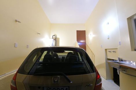 Photo of property in 32 Te Atatu Road, Te Atatu South, Auckland, 0610