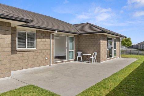 Photo of property in 32 Harding Drive, Papamoa Beach, Papamoa, 3118
