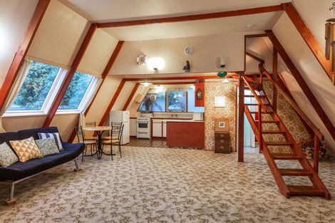 Photo of property in 34 Beach Road, Waikawa, Picton, 7220