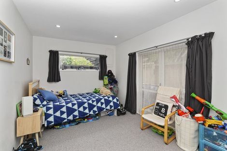 Photo of property in 12 Kashmir Road, Glen Eden, Auckland, 0602