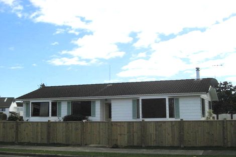 Photo of property in 1 Avon Street, Levin, 5510