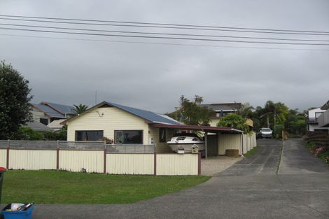 Photo of property in 16 Brixton Road, Manly, Whangaparaoa, 0930