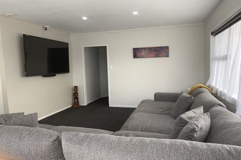 Photo of property in 1 Oxford Street, Tirau, 3410