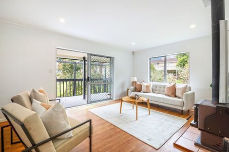 Photo of property in 2/7 Taurus Crescent, Beach Haven, Auckland, 0626