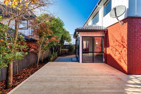 Photo of property in 2/24 Miro Street, New Lynn, Auckland, 0600