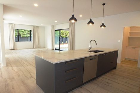 Photo of property in 5 Syd Grant Crescent, Orewa, 0931