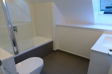 Photo of property in 125b Glenmore Street, Kelburn, Wellington, 6012