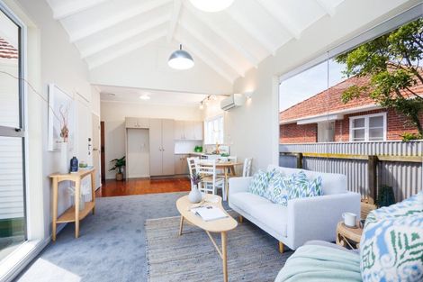 Photo of property in 258 College Street, West End, Palmerston North, 4412