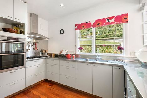 Photo of property in 18 Creswick Terrace, Northland, Wellington, 6012