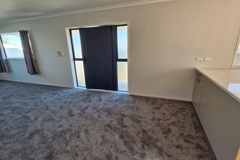 Photo of property in 67 Pomaria Road, Henderson, Auckland, 0610