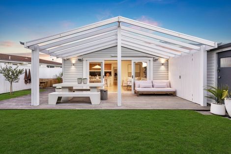 Photo of property in 15 David Street, Bayswater, Auckland, 0622