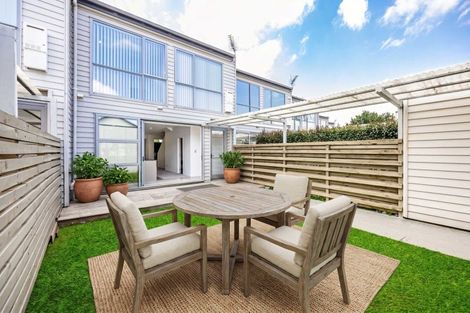 Photo of property in 18 Kauri Drive, Takanini, 2112