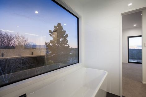 Photo of property in 41 Veale Road, Frankleigh Park, New Plymouth, 4371