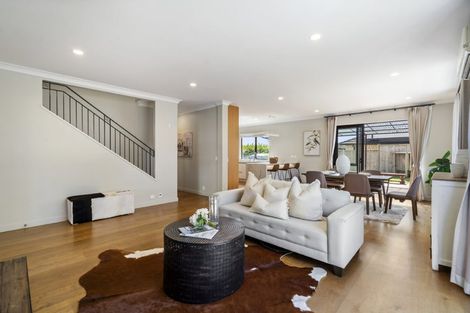 Photo of property in 17 Oak Bark Drive, Schnapper Rock, Auckland, 0632