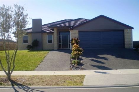 Photo of property in 37 Gibson Place, Papamoa Beach, Papamoa, 3118