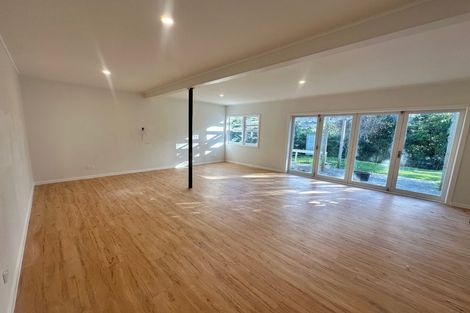 Photo of property in 28 Bert Wilson Place, Cockle Bay, Auckland, 2014