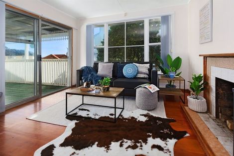 Photo of property in 11 D'urville Street, Cannons Creek, Porirua, 5024