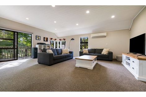 Photo of property in 200 Atkinson Road, Titirangi, Auckland, 0604