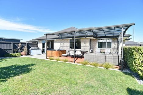 Photo of property in 49 Sequoia Way, Rangiora, 7400