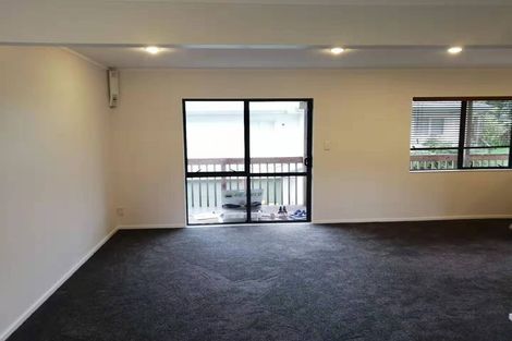 Photo of property in 1/1018 East Coast Road, Fairview Heights, Auckland, 0630