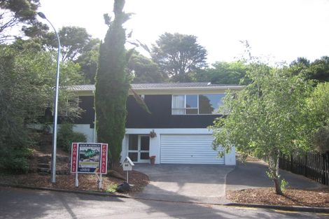Photo of property in 18 Kororo Street, Northcote, Auckland, 0627