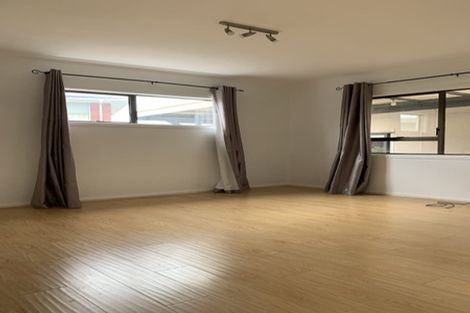 Photo of property in 2/14a Kurnell Drive, Botany Downs, Auckland, 2010