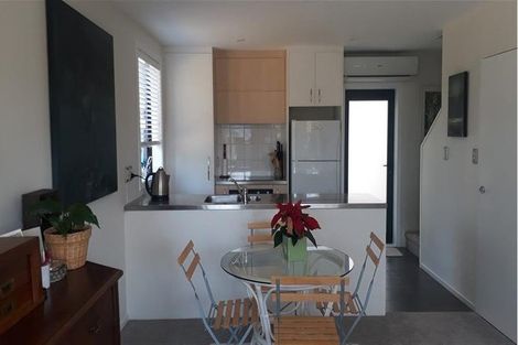 Photo of property in Greenwich Apartments, 13/3 Burton Street, Grafton, Auckland, 1010