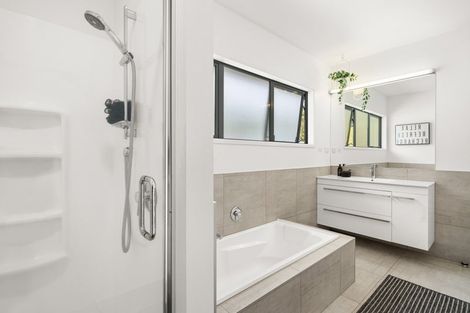 Photo of property in 20 Riverstone Drive, Welcome Bay, Tauranga, 3112