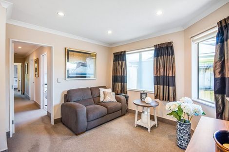 Photo of property in 26 Gandalf Crescent, Paraparaumu, 5032