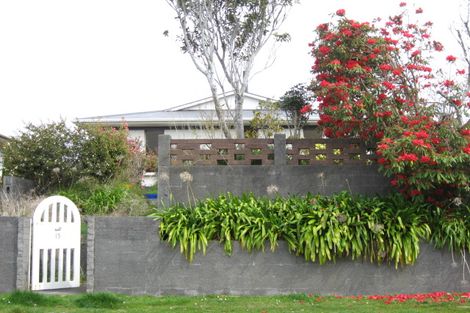 Photo of property in 15 Kauri Street, Inglewood, 4330