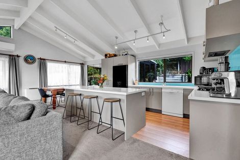 Photo of property in 6 Winstone Place, Highlands Park, New Plymouth, 4312