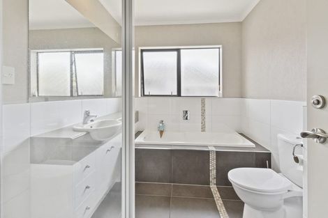 Photo of property in 25 Girvan Terrace, Wattle Downs, Auckland, 2103