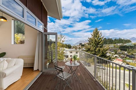 Photo of property in 45 Dart Place, Fernhill, Queenstown, 9300