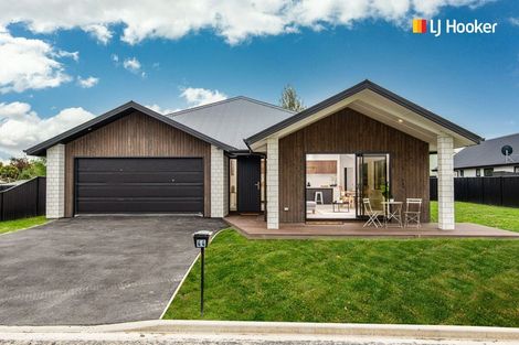 Photo of property in 44 Constitution Avenue, Milton, 9220