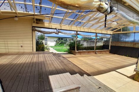 Photo of property in 326 Arapaepae Road South, Levin, 5571