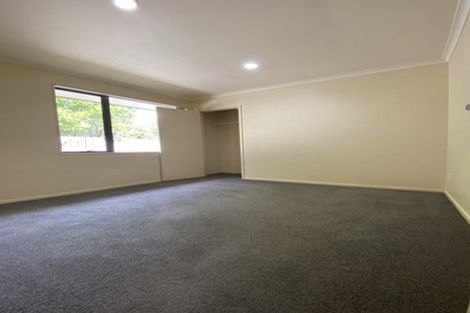 Photo of property in 6 Marbella Crescent, Oteha, Auckland, 0632