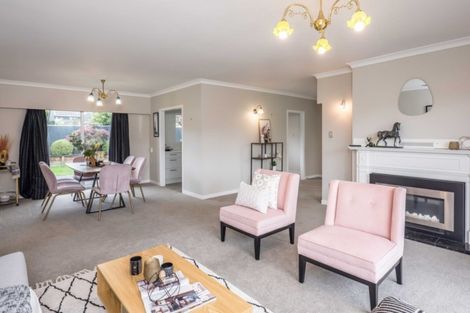 Photo of property in 60 Sylvan Avenue, Waikanae, 5036