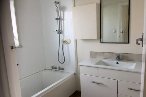 Photo of property in 28 Landscape Road, Papatoetoe, Auckland, 2025