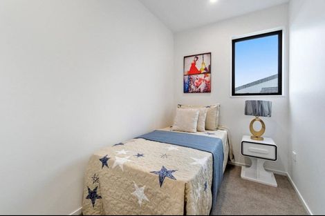 Photo of property in 33b Crestview Rise, Papakura, 2110