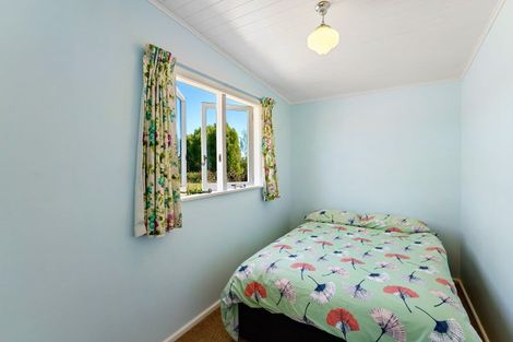 Photo of property in 103a Waikawa Beach Road, Manakau, Levin, 5573