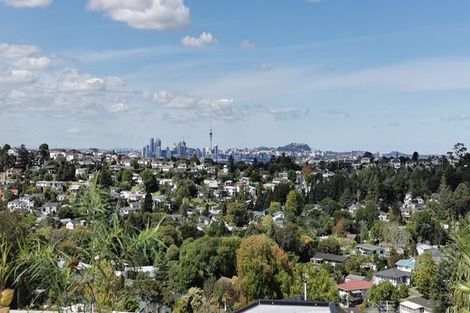 Photo of property in 11 Monarch Avenue, Hillcrest, Auckland, 0627